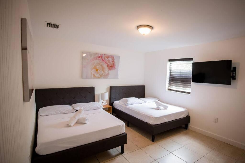 3 Bedroom Miami Home 15 Minutes To The Beach Kültér fotó