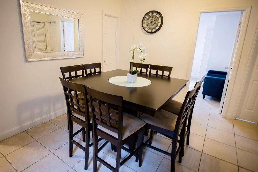3 Bedroom Miami Home 15 Minutes To The Beach Kültér fotó