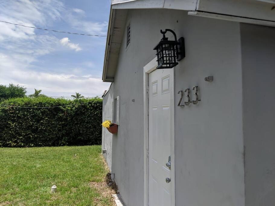 3 Bedroom Miami Home 15 Minutes To The Beach Kültér fotó