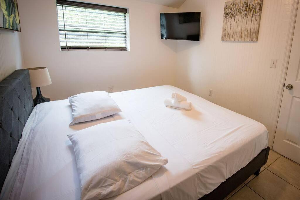 3 Bedroom Miami Home 15 Minutes To The Beach Kültér fotó