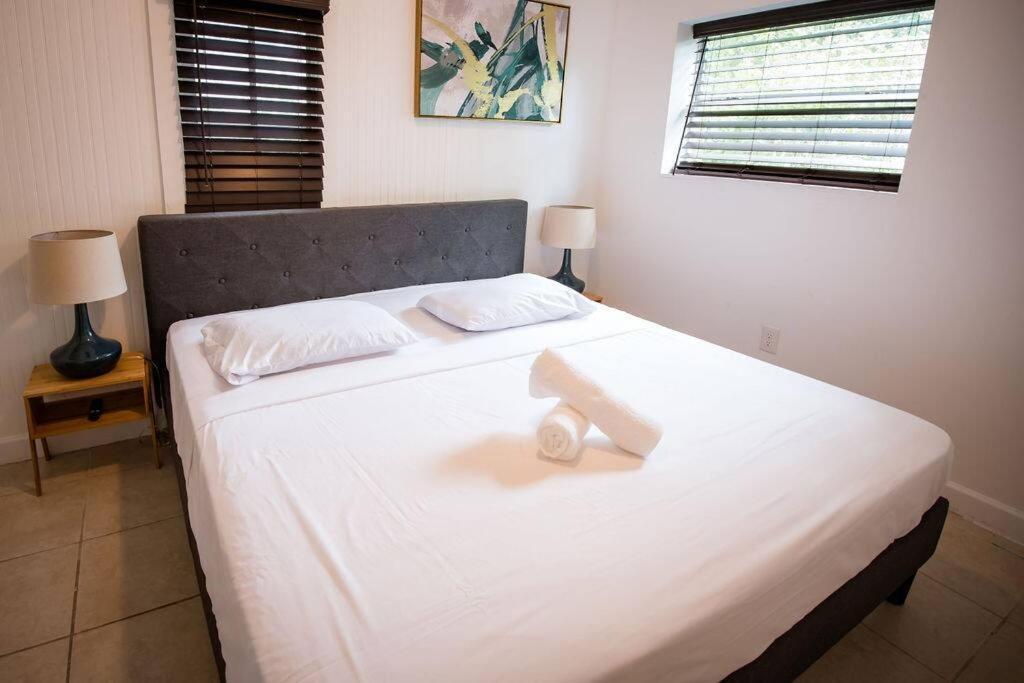 3 Bedroom Miami Home 15 Minutes To The Beach Kültér fotó